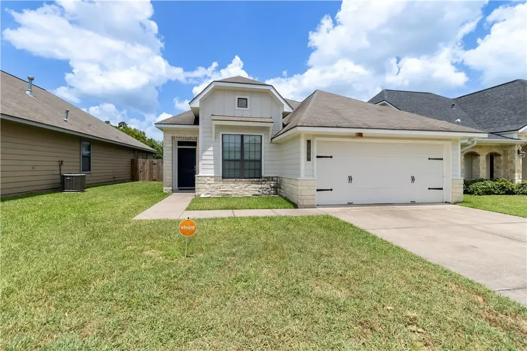 209 Fieldstone Place, College Station