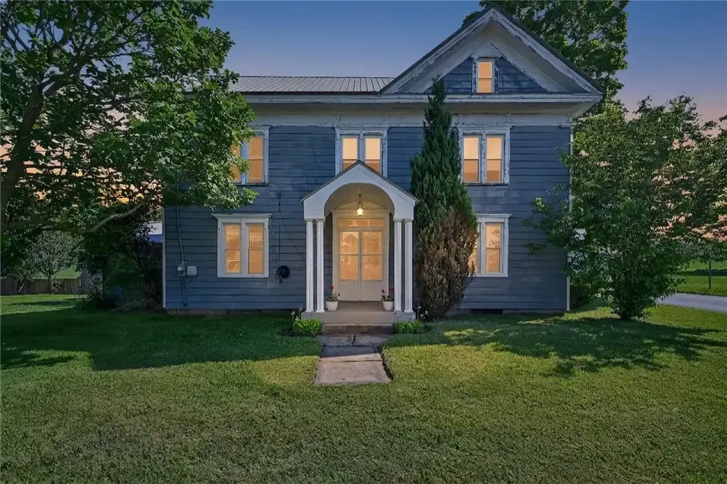 52 Pioneer Lake Road , Green/Commdre/Prchse