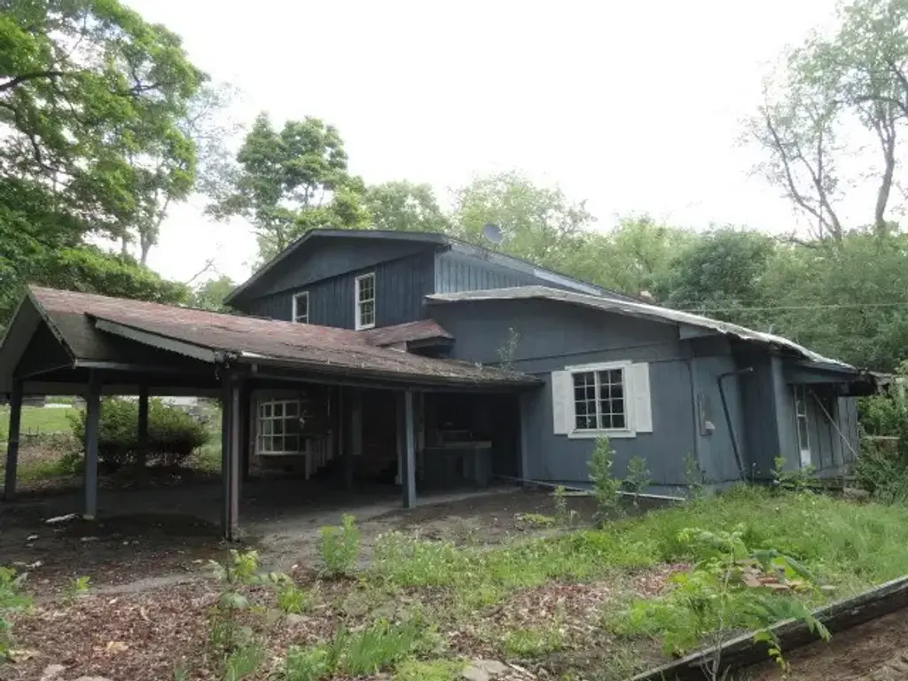 303 Lemmon Hollow Road Road, East Franklin