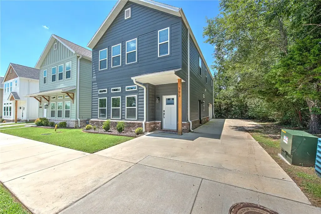 793 S Jagger Lane, Fayetteville