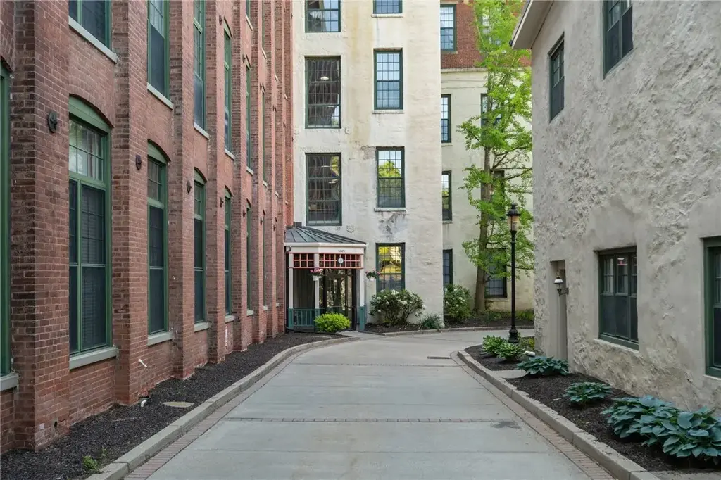 15 Higgins St # 109, Smithfield