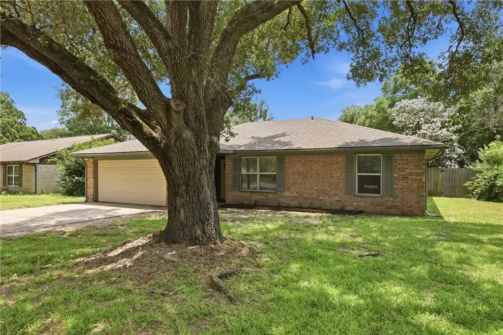 1504 Austin Avenue, College Station