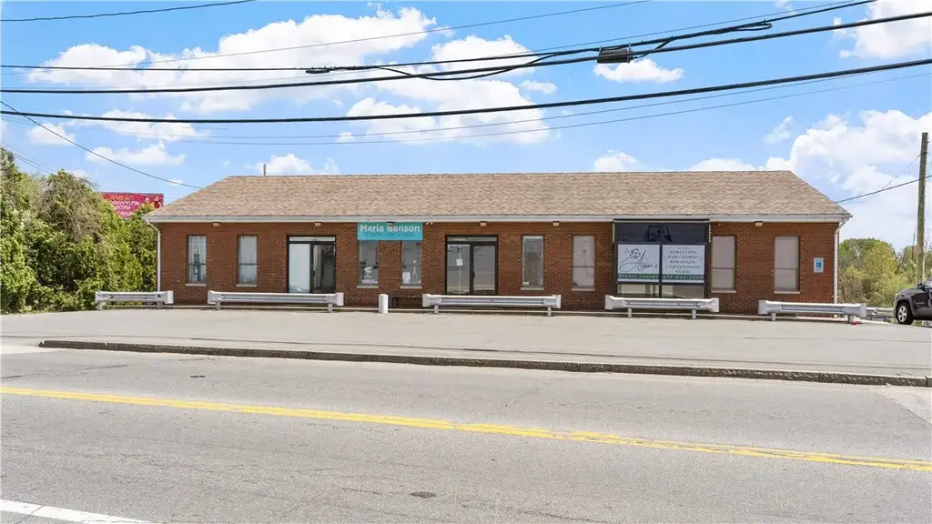 10 Budlong Rd, Cranston