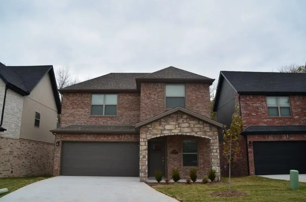 1710 Sw Riverstone Road, Bentonville