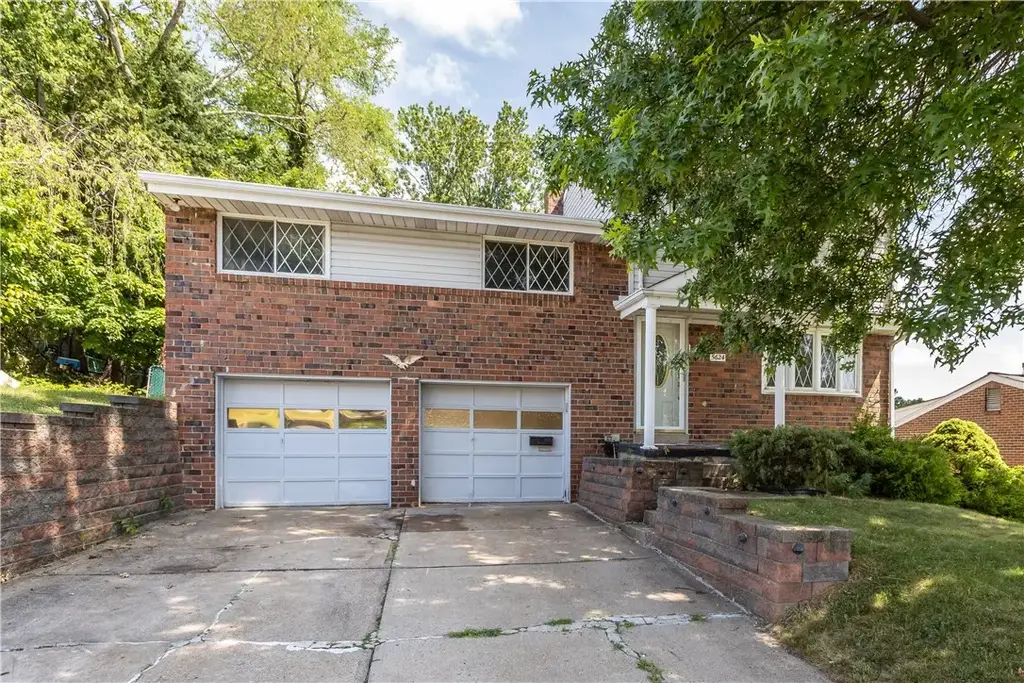 5624 Tracy Drive, Bethel Park