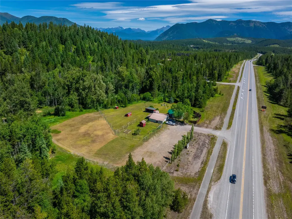 11315 Us Hwy 2 E, West Glacier