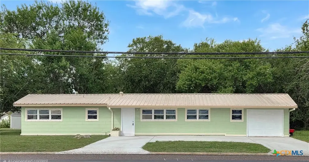 1021 N Virginia Street, Port Lavaca