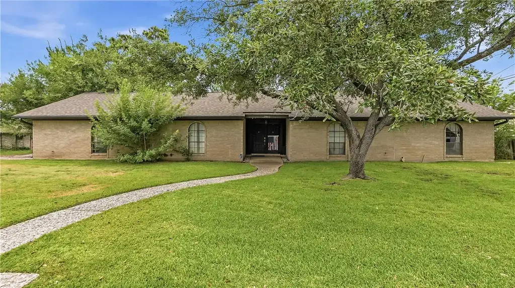 3901 Oak Bend Drive, Bryan