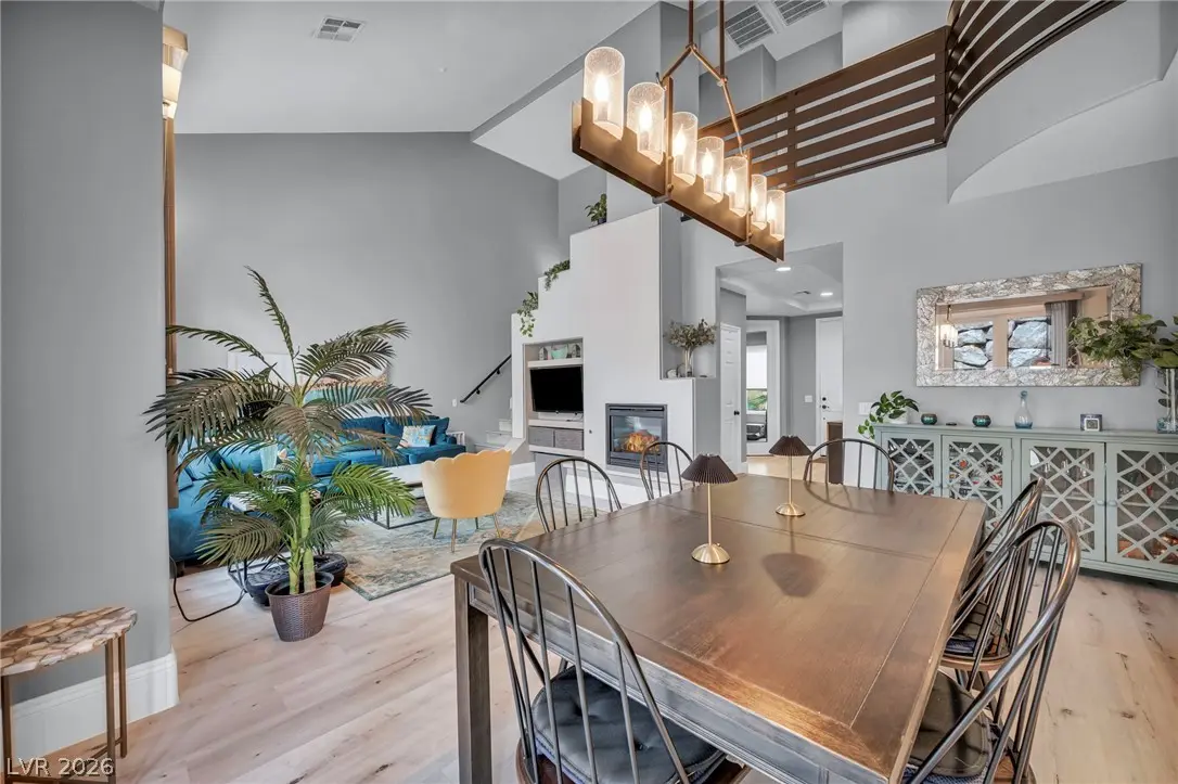 23 Cerchio Basso, Henderson
