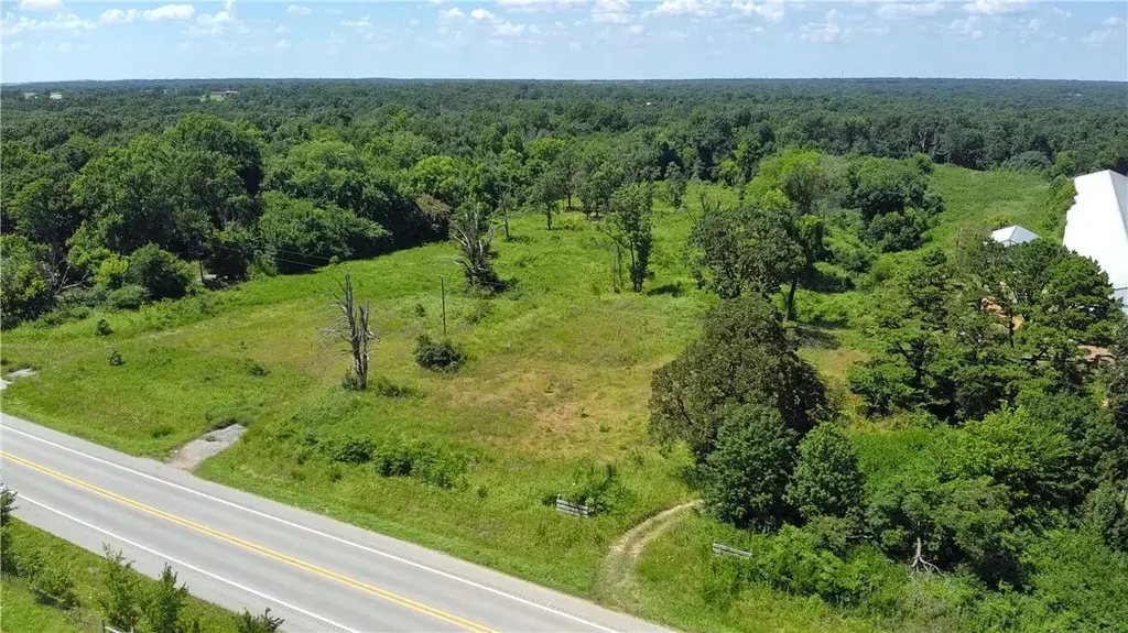 - W Hiwasse Boulevard, Gravette