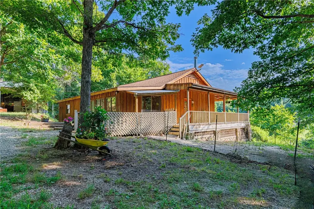452 Marion County 3048, Yellville