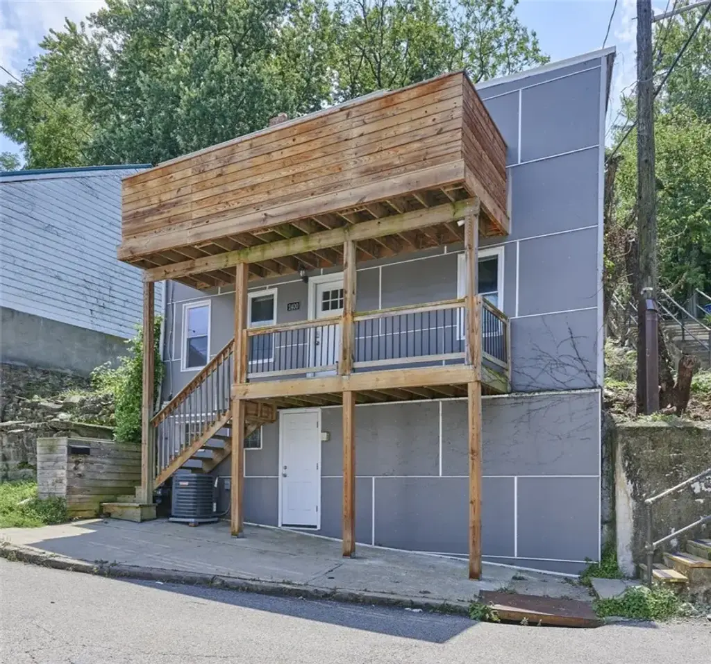 2400 Leticoe Street , South Side