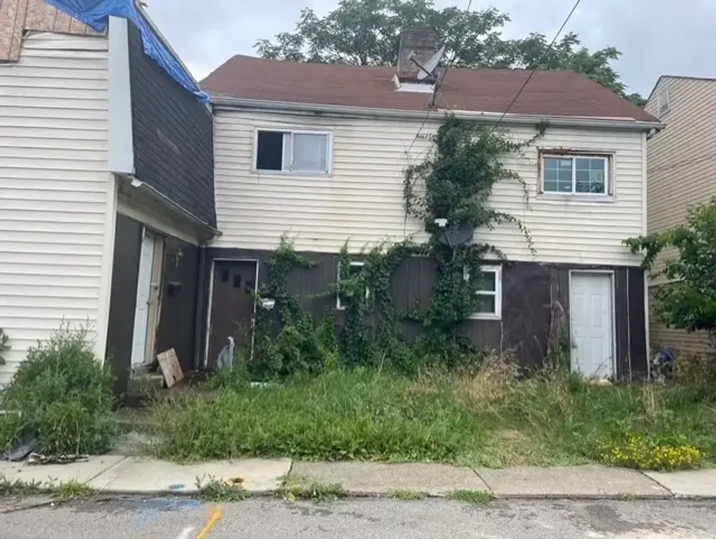 201-203-205 Fairview Avenue, Elliott