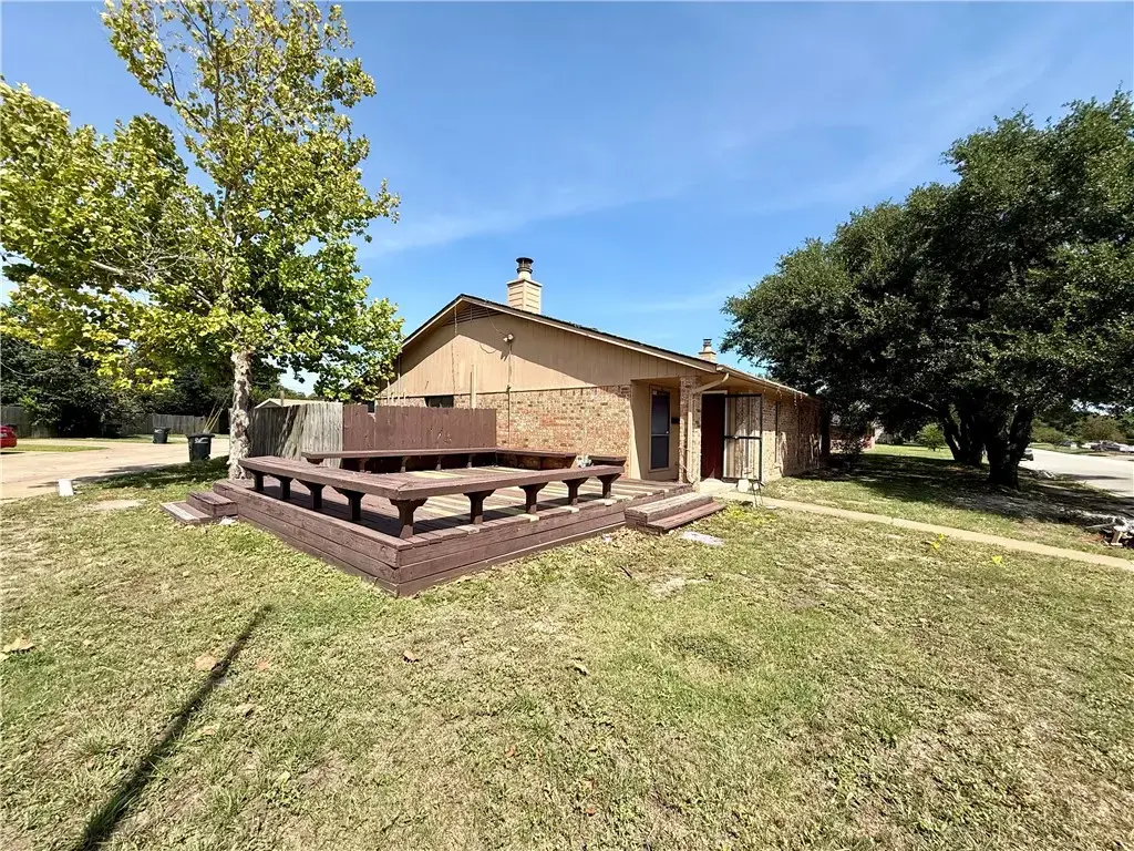 1928 Holleman Drive W, College Station