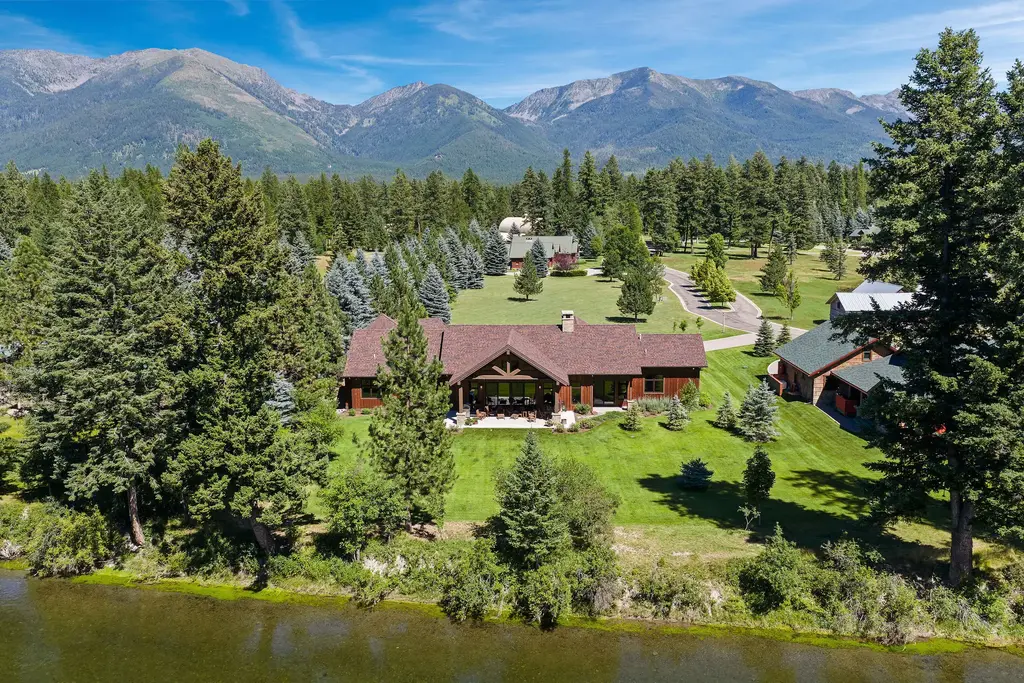 13544 River Run Loop, Bigfork