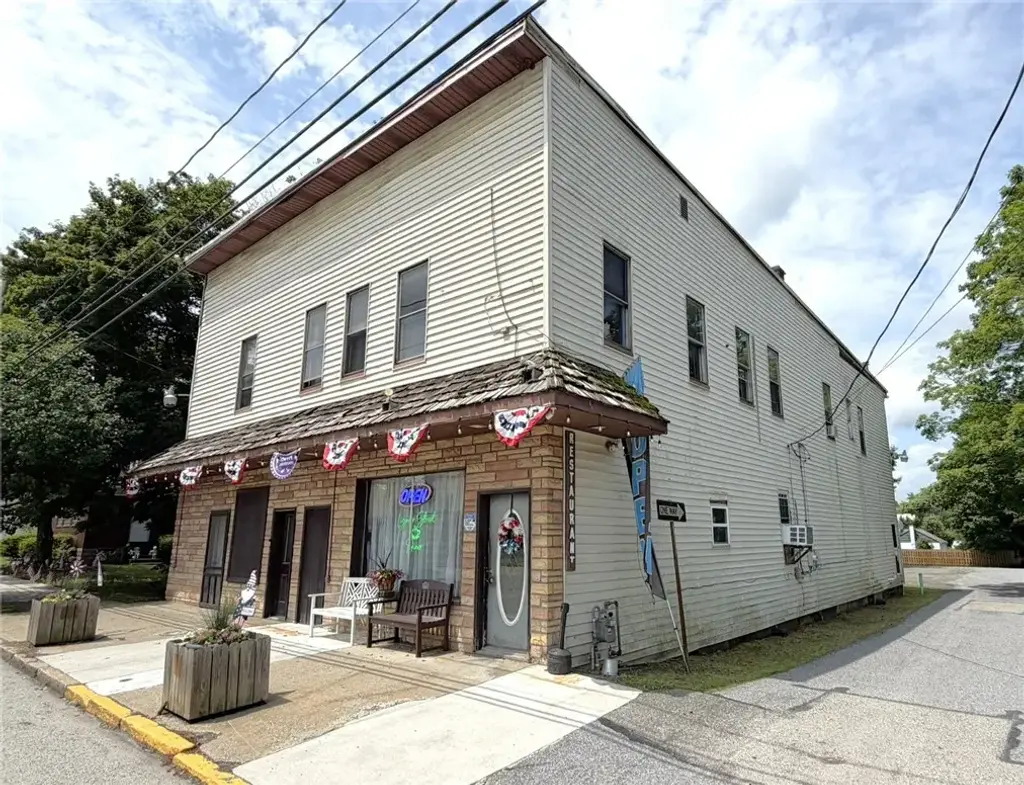 182 Ligonier Street, Ligonier
