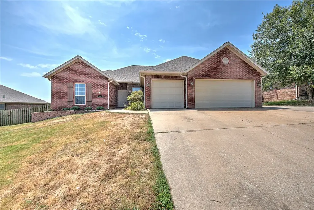 500 Halleck Coach Road, Centerton