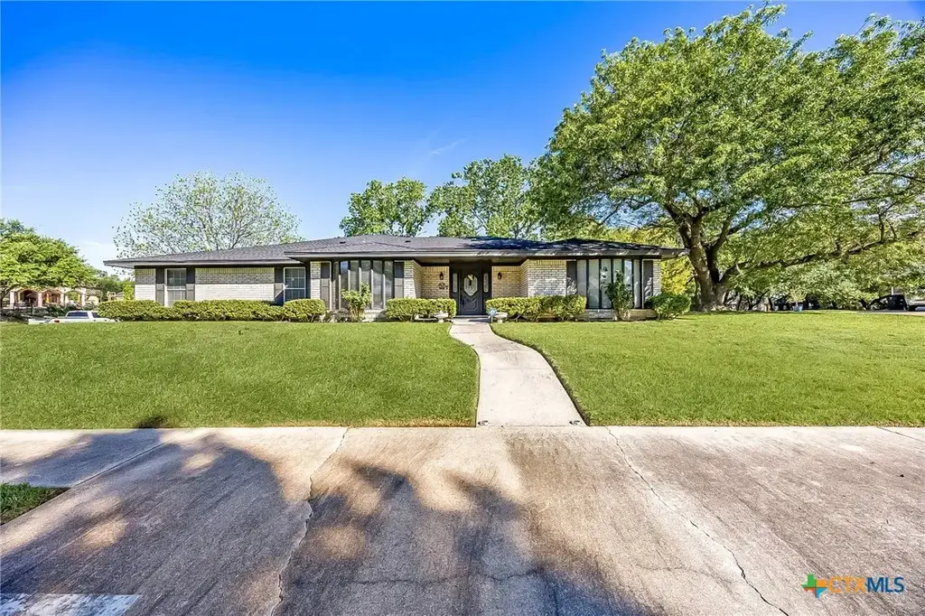 6101 Stillwood Drive, Killeen