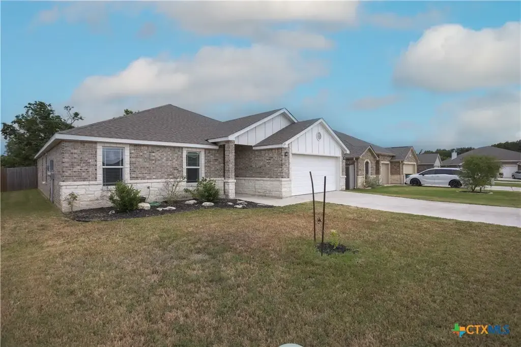 1711 Fossil Trail, Belton