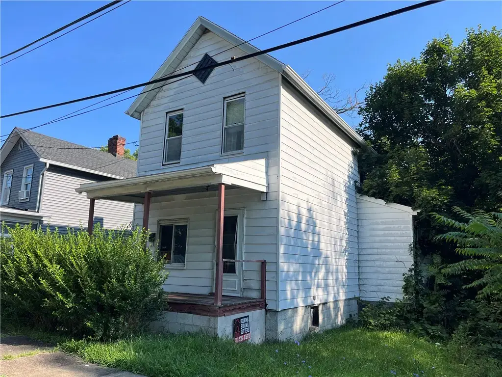 482 Liberty Avenue, Donora