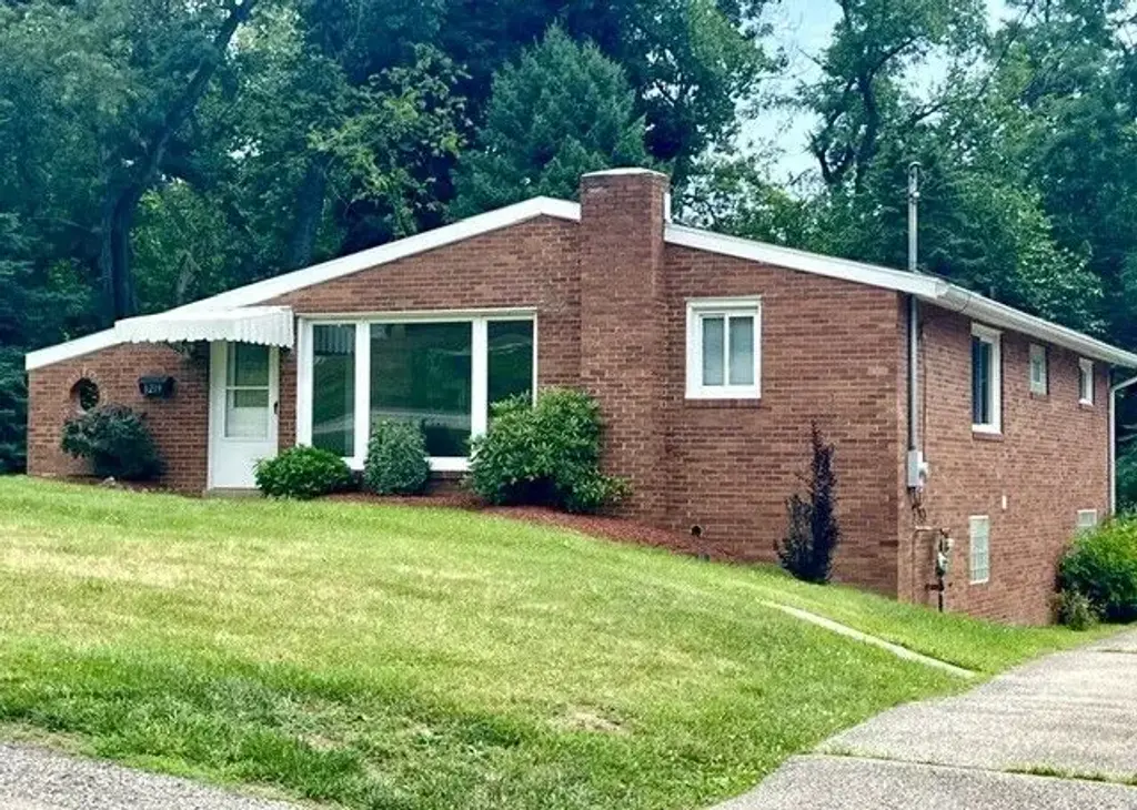 3219 Valewood Drive, Munhall