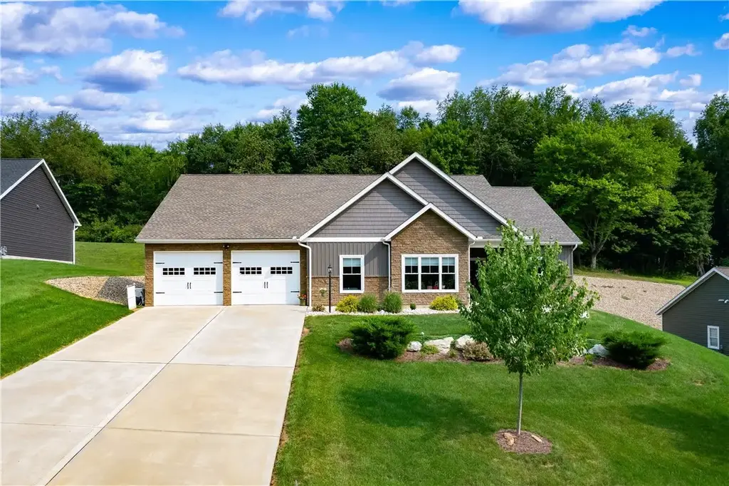 2236 Shannon Mills Drive, Connoquenessing