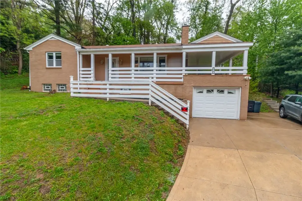 2276 Hill Street , South Heights
