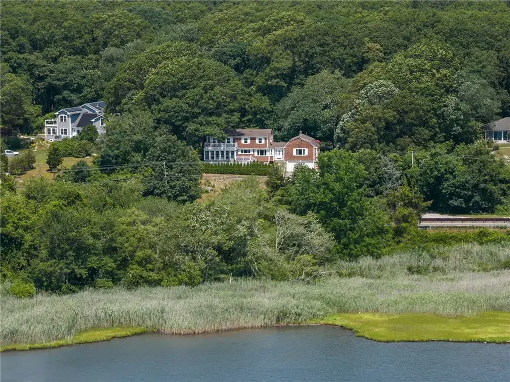 5443 Post Rd, Charlestown