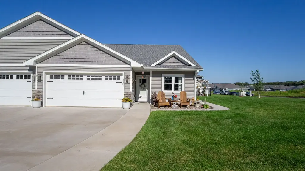 4897 Field Crest Lane, Eau Claire