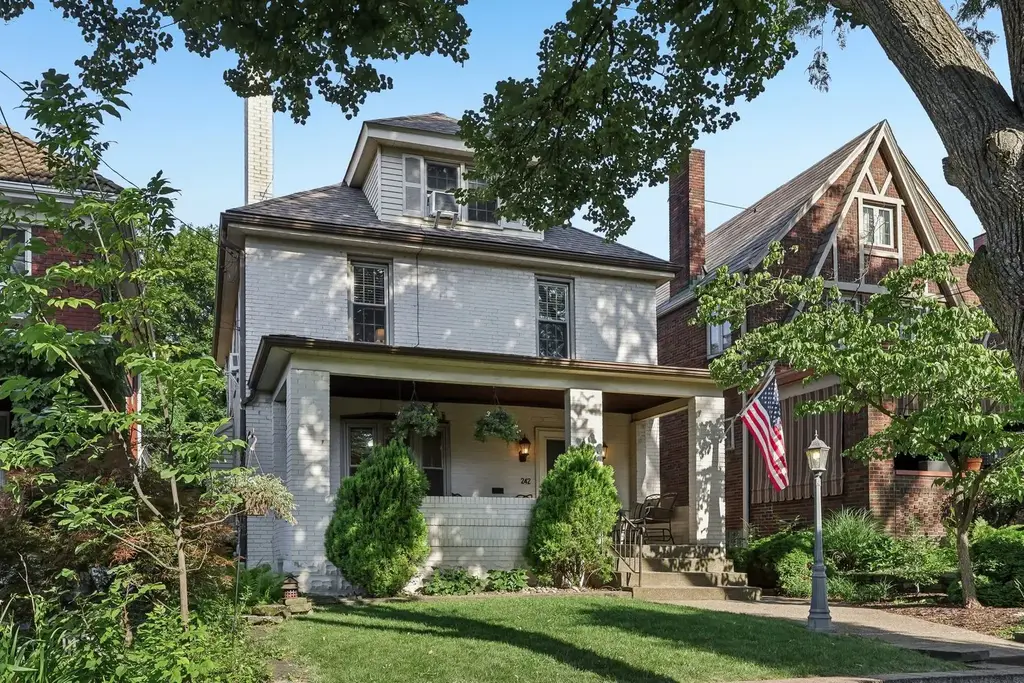 242 Olympia Street, Mt Washington