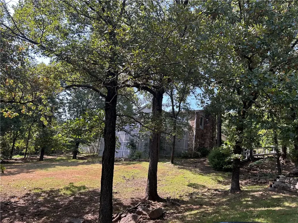 61 Abbey Road, Russellville