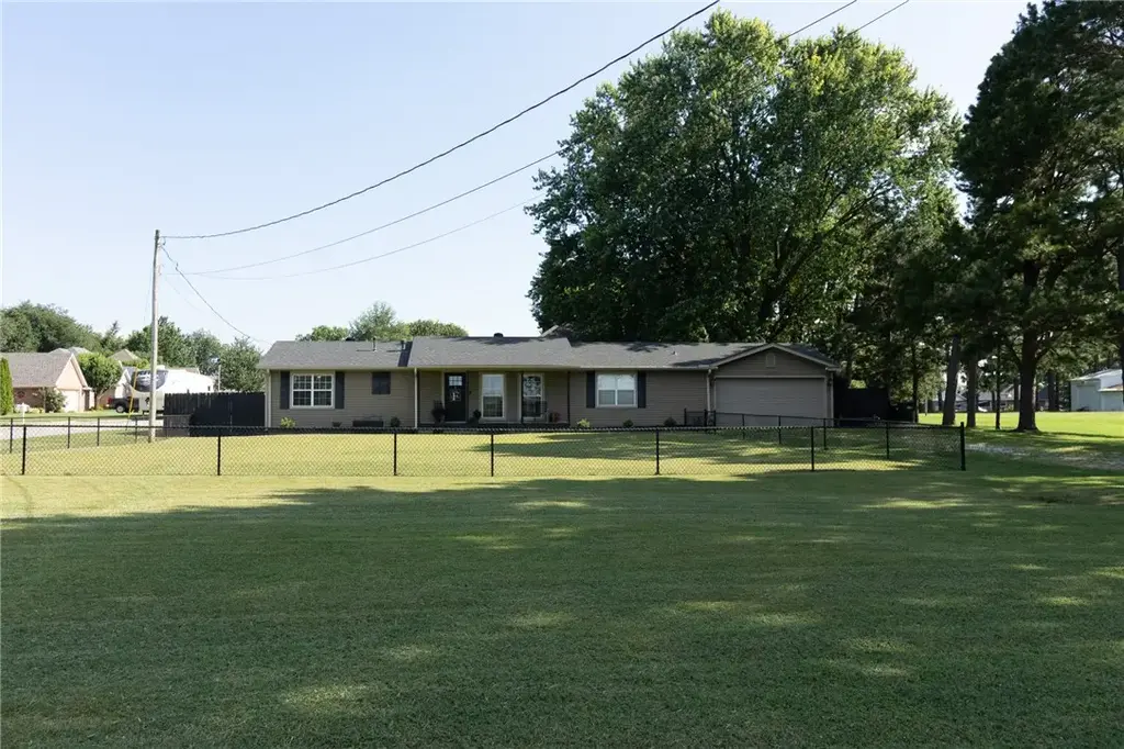 497 Rheas Mill Road, Farmington