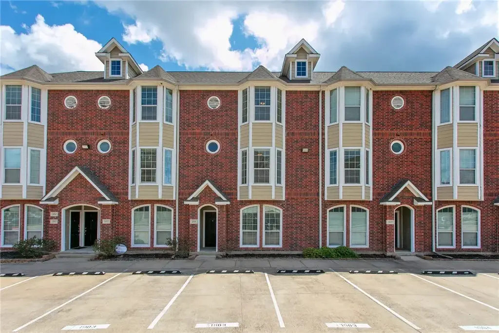 1198 Jones Butler Road 1904, College Station