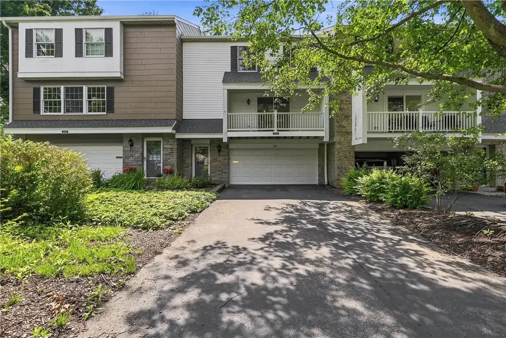 149 Roscommon Place, Peters