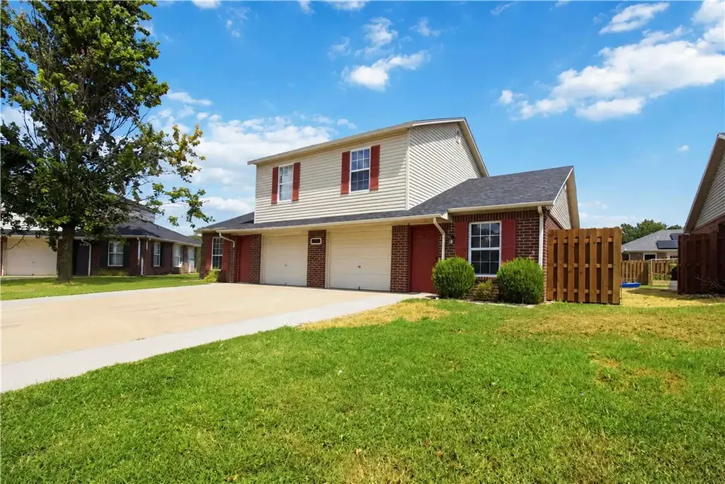 3502 Sw Landau Court, Bentonville