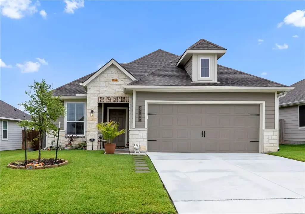 4792 Holm Oak Road, College Station