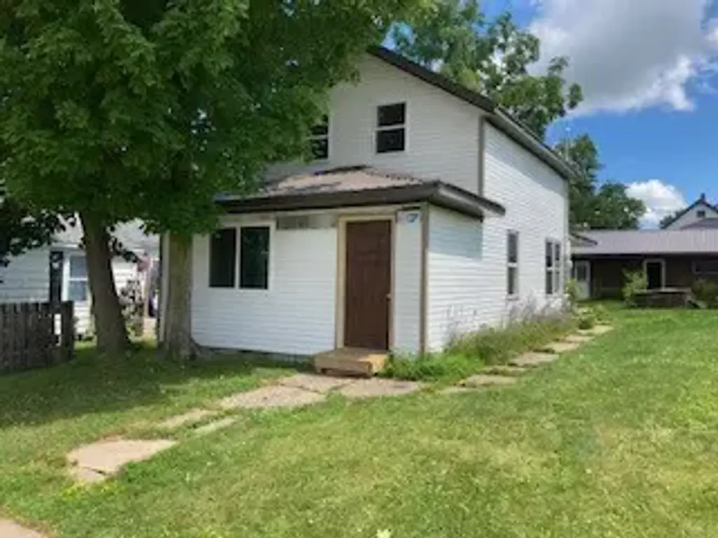 138 N 2nd Street, Medford