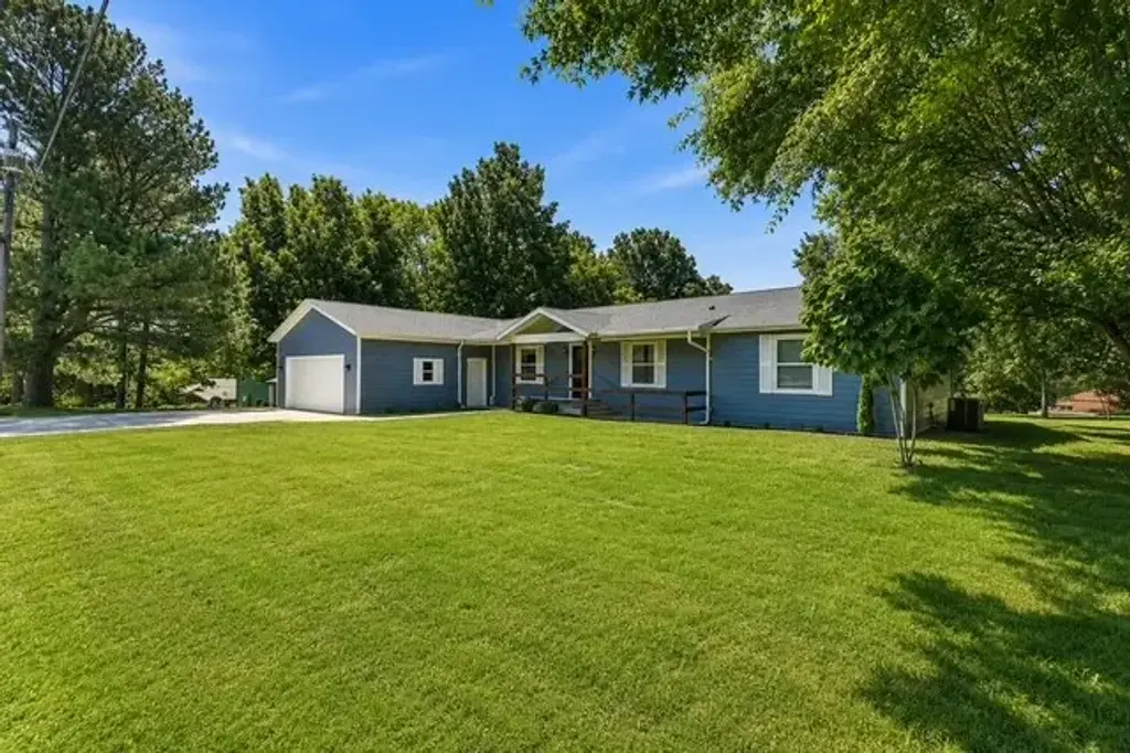 1114 Ridgeway Drive, Fayetteville