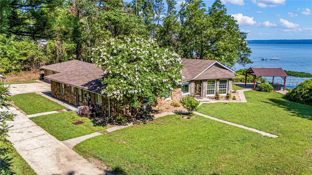 10101 Lakeshore Loop, Dardanelle