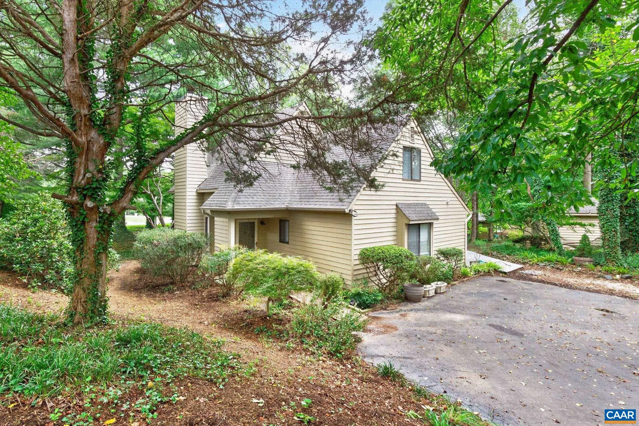 1249 Gristmill Dr, Charlottesville