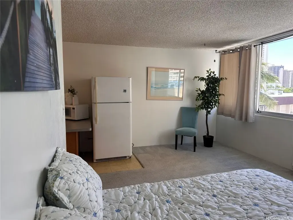 1560 Kanunu Street # 405, Honolulu