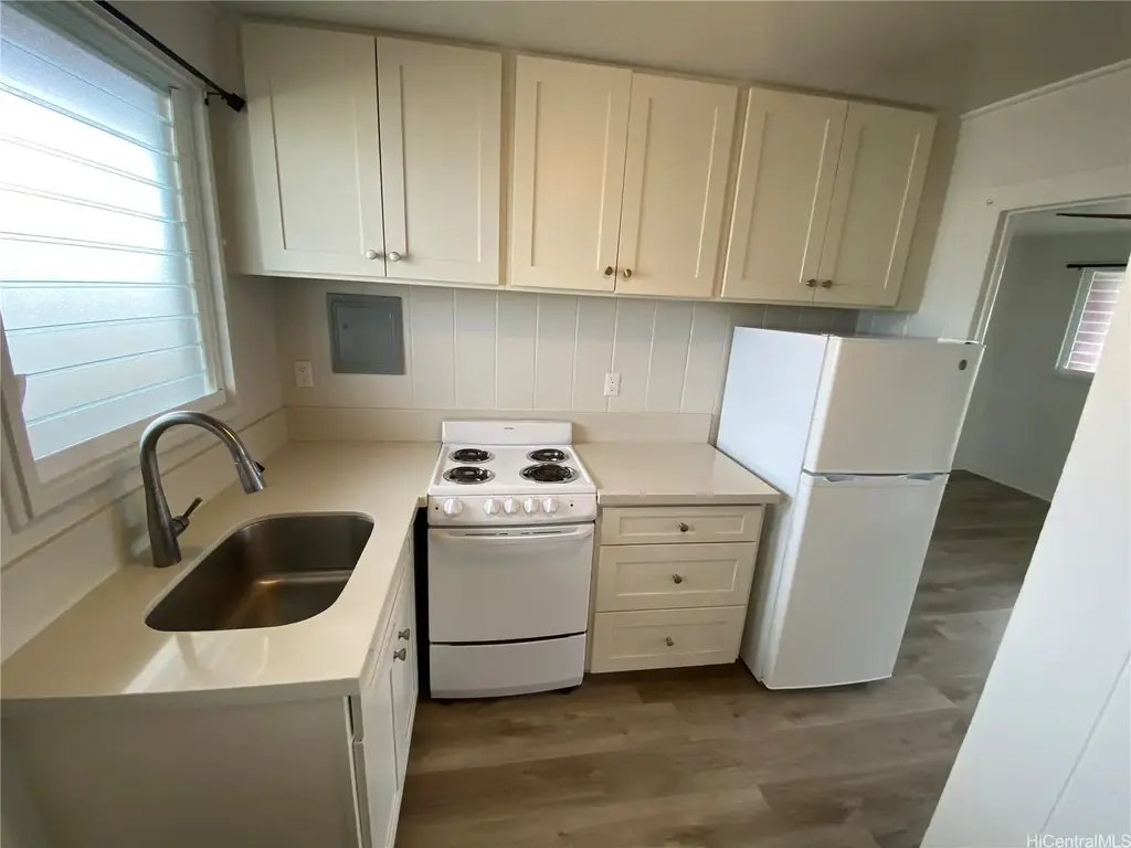 120 Kihapai Street # 7, Kailua