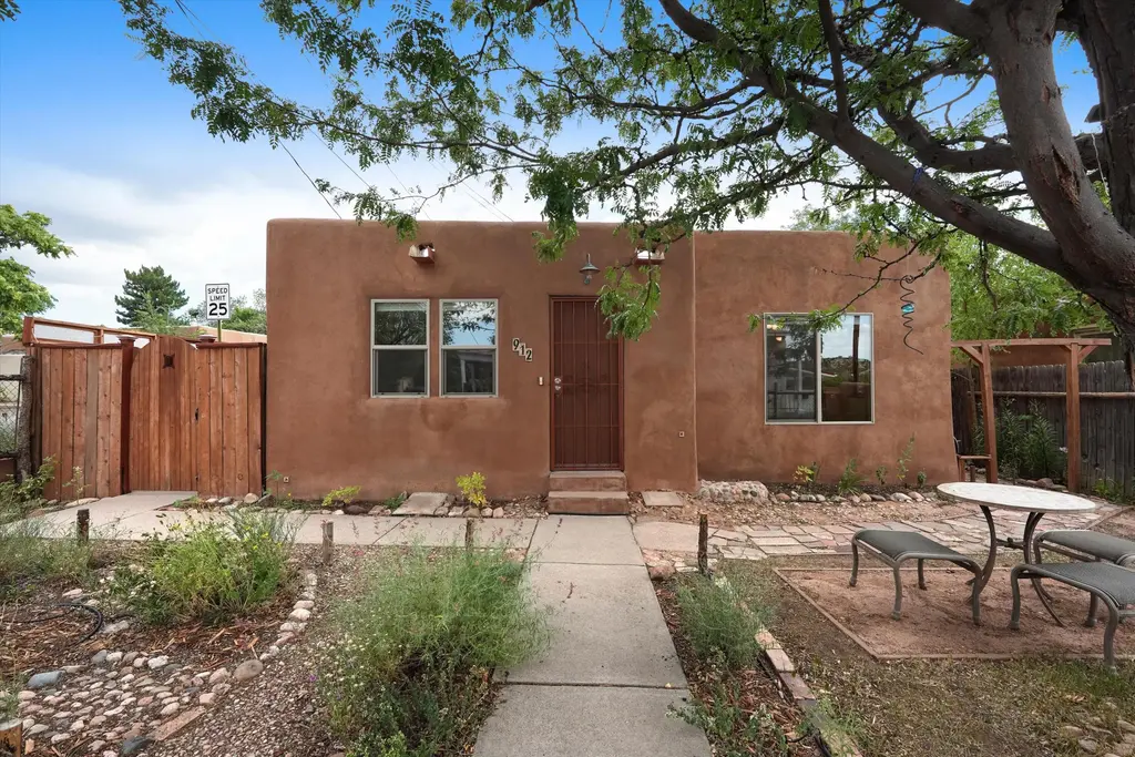 912 Alto Street, Santa Fe