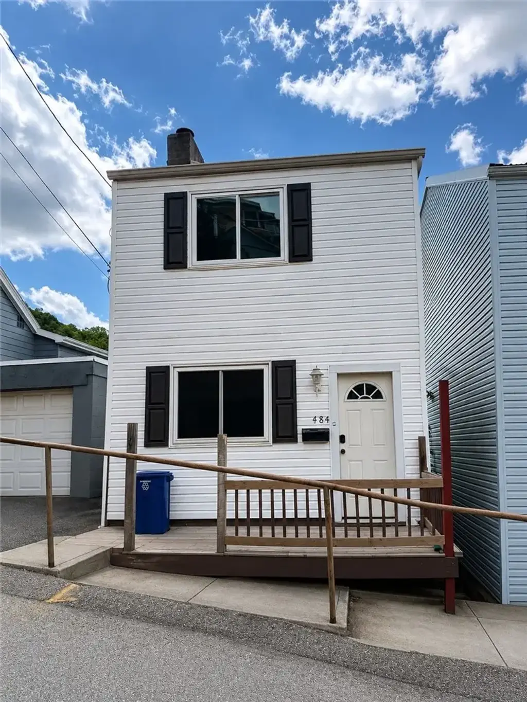 484 Sterling, South Side