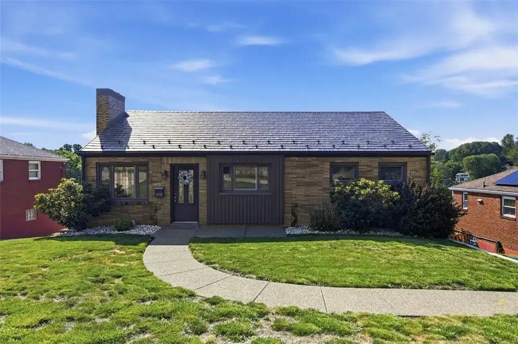 1118 Girard Road, Whitehall