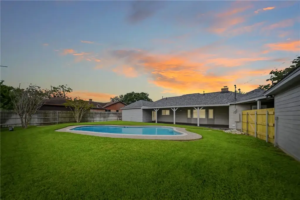 2504 Memorial Drive, Bryan