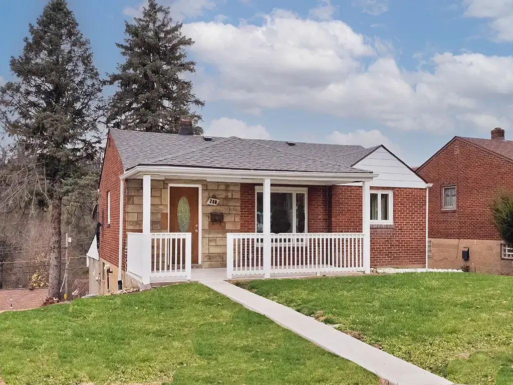 260 Creston Drive, West Mifflin
