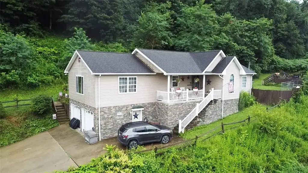 881 Morgantown Road , Port Marion