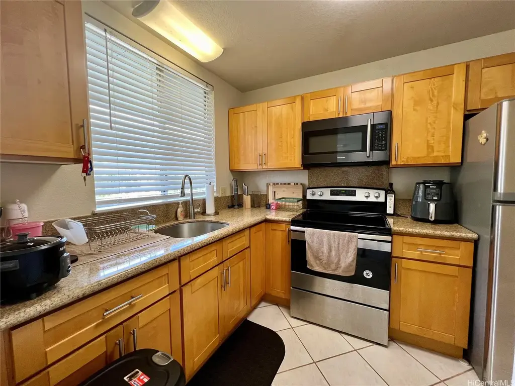95-749 Hokuwelowelo Place # L204, Mililani