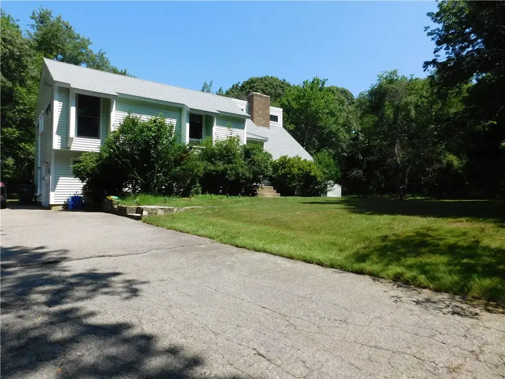 4 Glendale Cir, North Kingstown
